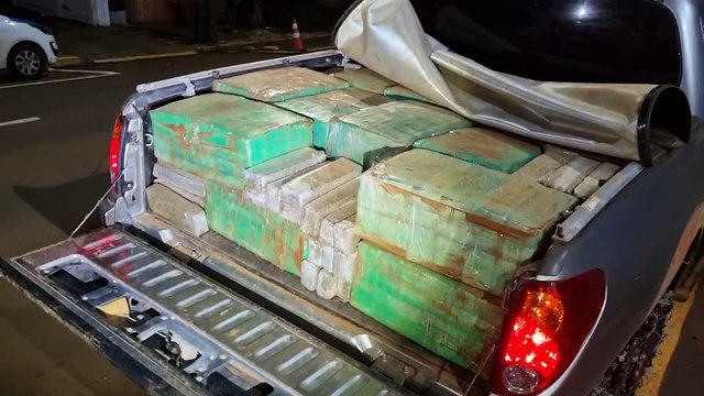 PRF apreende caminhonete abarrotada com 1 tonelada de maconha após perseguição na BR-163