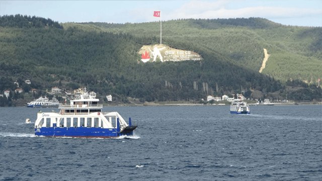 Çanakkale feribot seferlerine fırtına engeli
