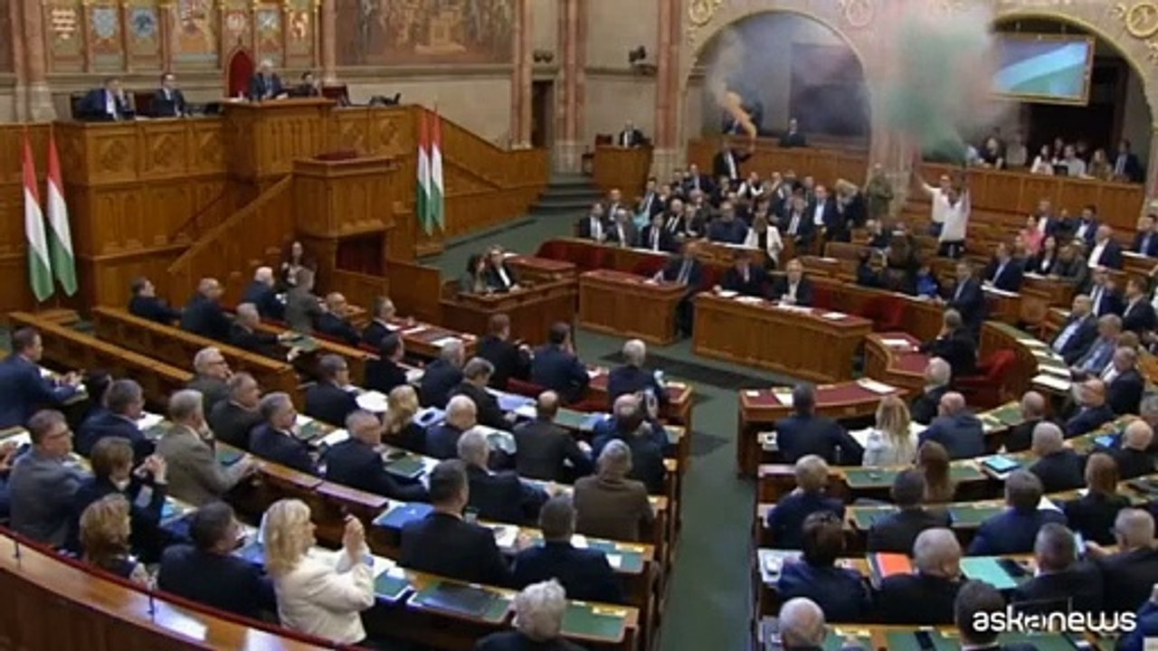 Ungheria, approvata norma che vieta lo svolgime...