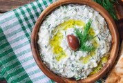 Recette de printemps : voici comment faire un tzatziki aussi savoureux qu’en Grèce