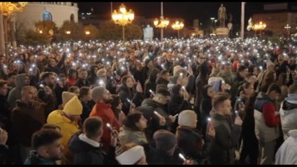 Macedonia, "bruciati dalla corruzione": omaggio a vittime incendio