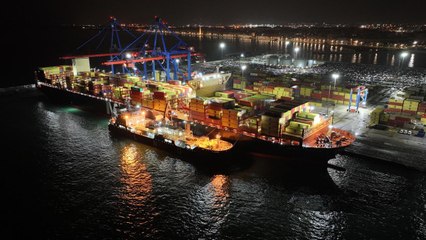 Así es cómo Axpo suministró GNL de un buque a otro en el Puerto de Málaga: imágenes inéditas