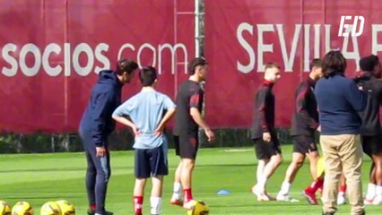 Un fichaje especial en el entrenamiento del Sevilla FC