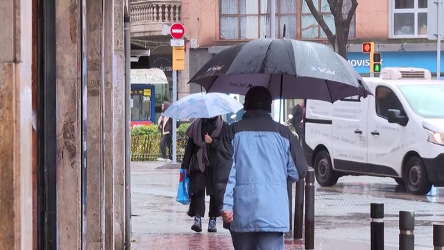 La borrasca Martinho pone en aviso a la mitad de España, por viento, lluvia, nieve y olas
