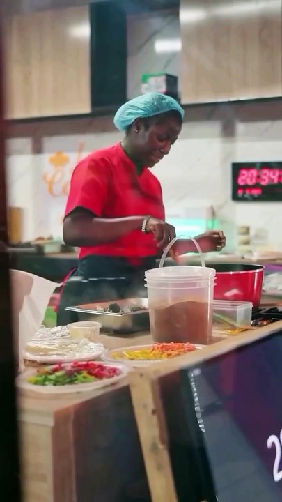 Guinness World Records : Une Togolaise se lance dans la course du marathon culinaire (VIDEO)