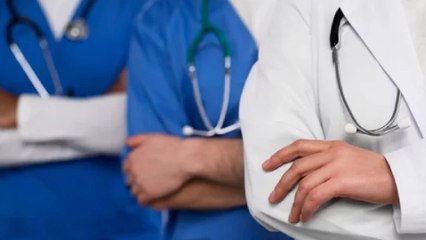 Médicos exigen respeto al presidente Petro tras acusaciones de 'traficar con la muerte'