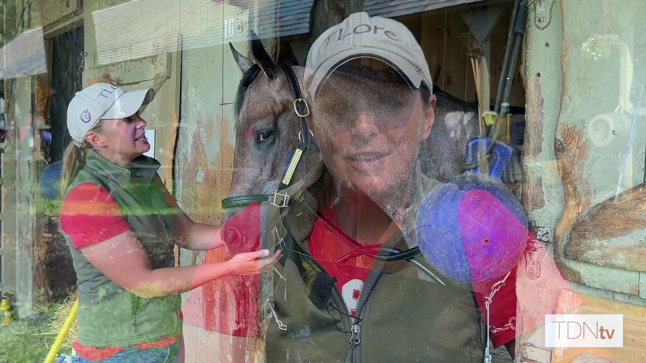 The Saratoga Minute: Melanie Giddings and Maple Leaf Mel