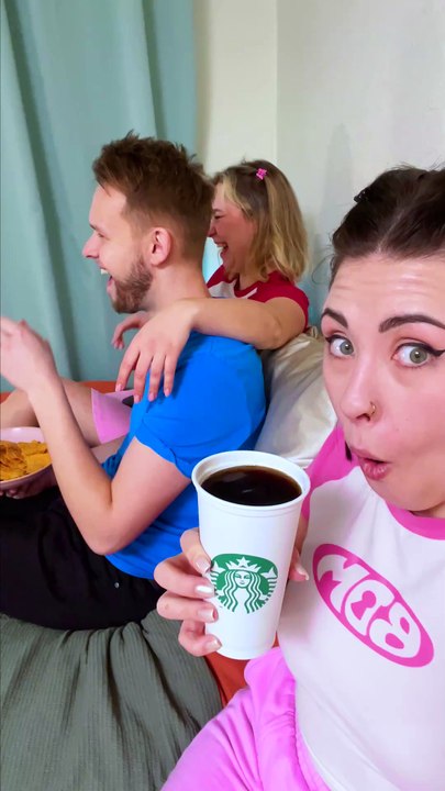 hand in a coffee prank 👍🏼 #123go