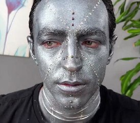 Shine Bright! Sparkling Makeup & Accessories for a Glamorous Look!