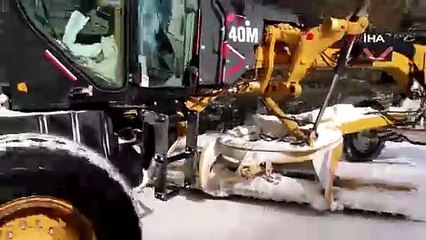 Erzincan’da kar ve tipiden 520 köy yolu ulaşıma kapandı