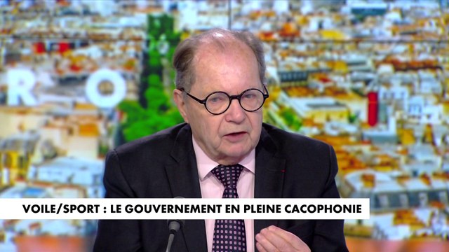 Philippe Bilger : «Il est évident que le voile est politique pour beaucoup»