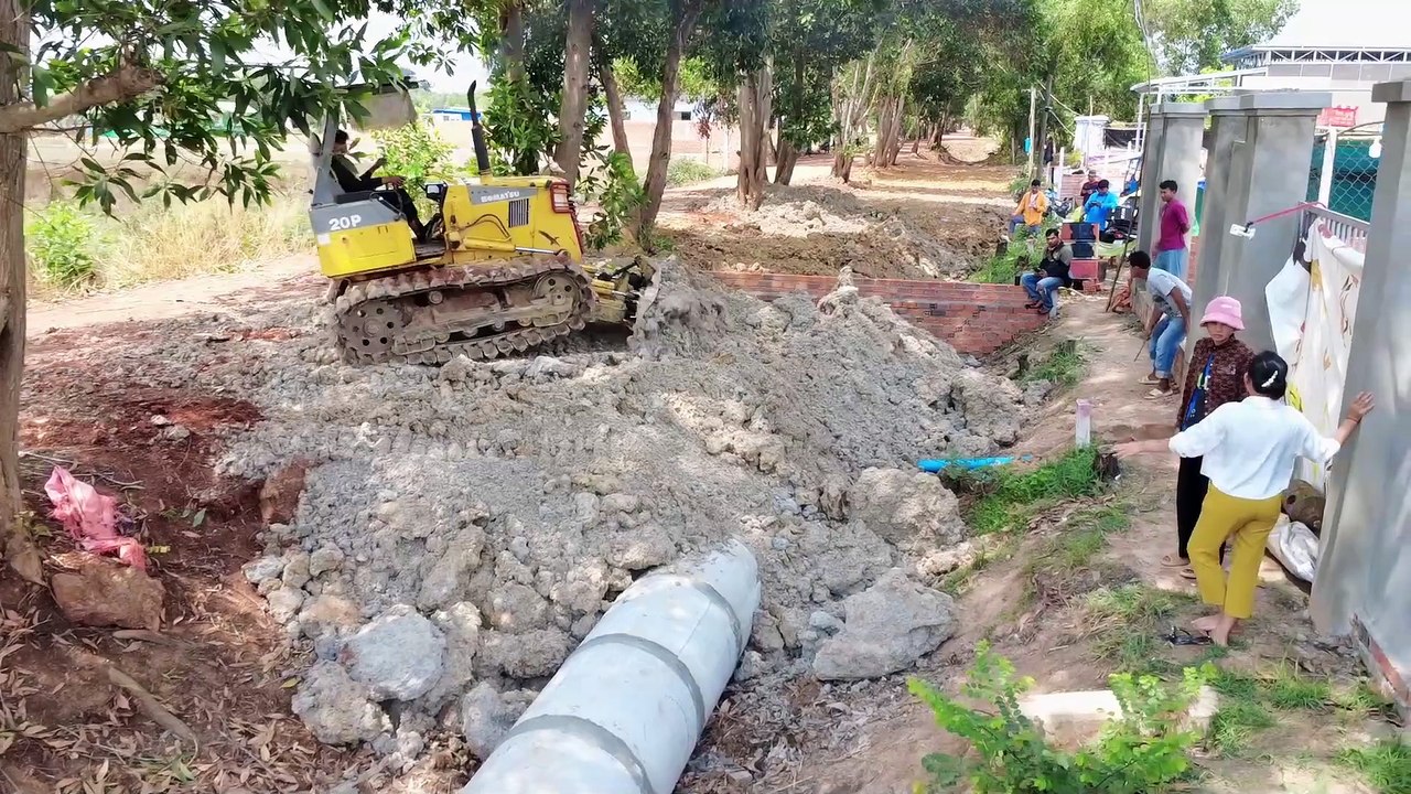 Start new Project !! 5T dump truck and bulldozer push soil bury sewer drainage system length 158M