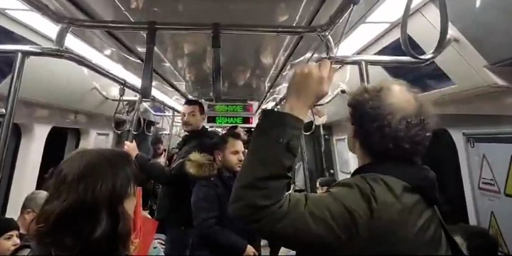 İstanbul’da İmamoğlu protestosu: Metrolarda “Hükümet istifa” sesleri yükseliyor