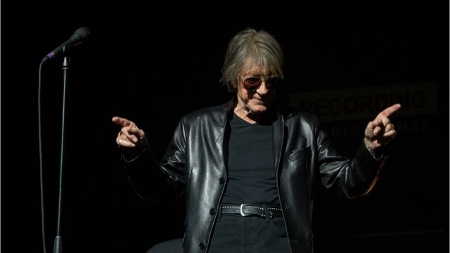 GALA VIDEO - “C’est faux” : Jacques Dutronc lié à un spectacle-événement ? Son fils Thomas fait une cinglante mise au point
