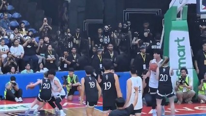 Sabrina Ionescu, estrella de la WNBA, se pica con un chico al que no puede superar