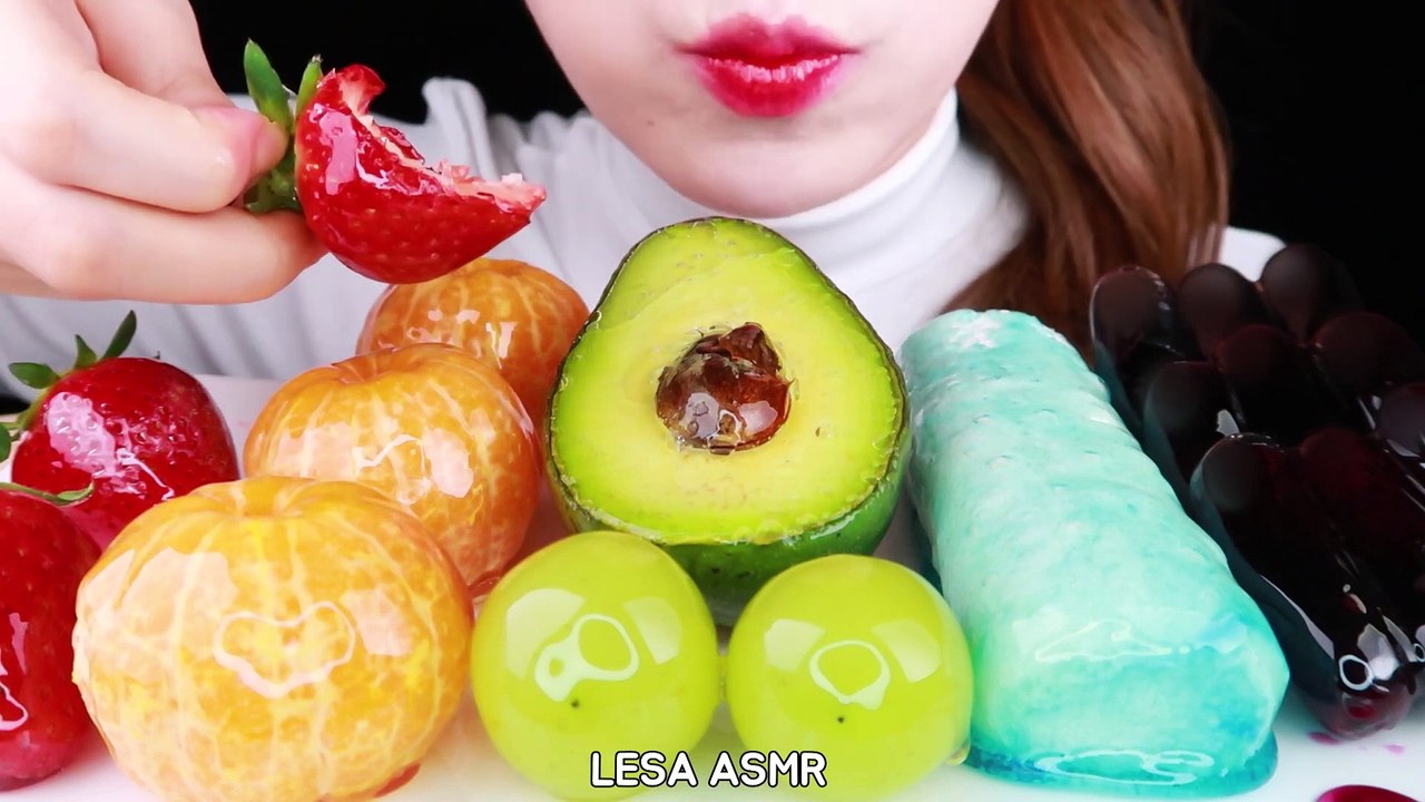 ASMR RAINBOW TANGHULU *GIANT MARSHMALLOW, STRAWBERRY, AVOCADO CANDIED FRUIT EATING SOUNDS MUKBANG 먹방