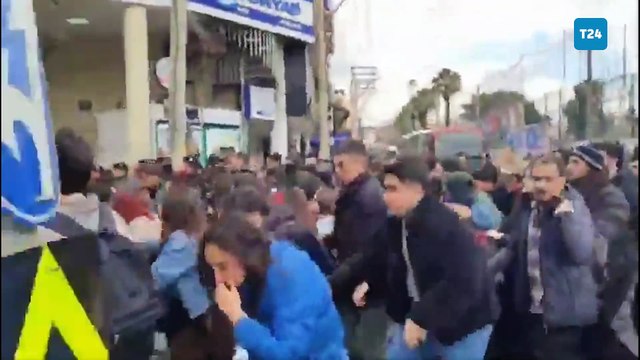 Dokuz Eylül Üniversitesi öğrencileri polis barikatını aşarak Şirinyer'e doğru yürüdü!