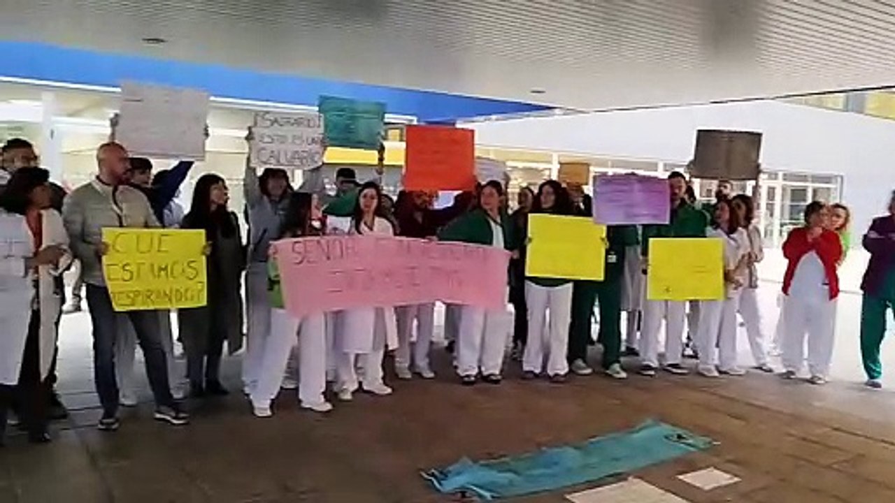 Trabajadores de los laboratorios protestan