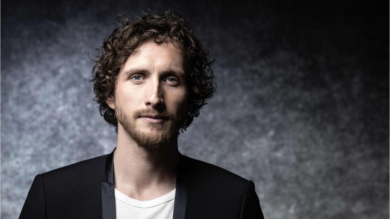 GALA VIDEO - Baptiste Lecaplain cash sur sa carrière “pas facile” au cinéma : “J’ai pris pas mal de gadins”