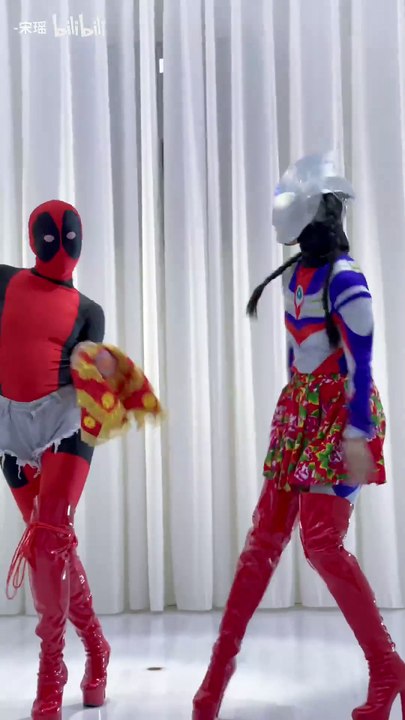 Creative pole dancing, art comes from life, dance combining Chinese and Western styles