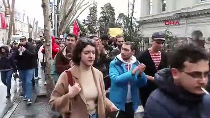 İstanbul'da yüzlerce öğrenci ''Aylin Hoca'' için yürüdü