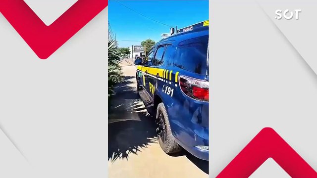 PRF apreende carro carregado com mais de 300 kg de maconha abandonado na BR-277 em Cascavel