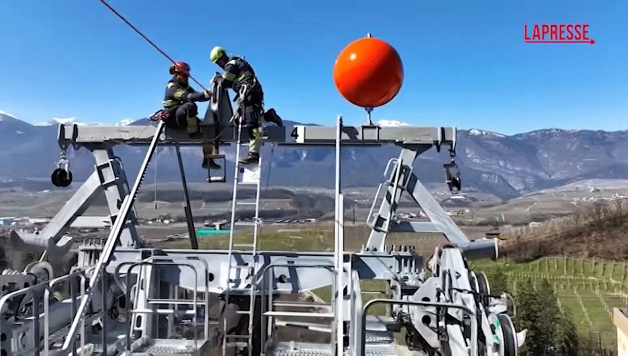 Trentino, prende forma la prima funivia al mondo delle mele