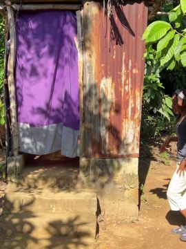 Mujer no usa el ba o de su amiga porque es una letrina El Haitiano Compale