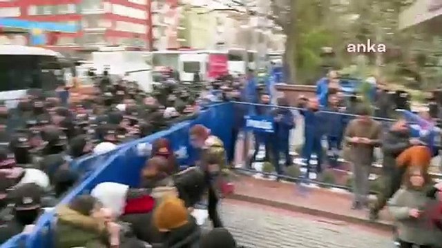 Ankara Üniversitesi'nde 'İmamoğlu' protestosu... Biber gazıyla müdahale edildi