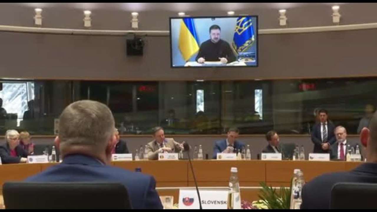 Zelensky: centrali nucleari restano ucraine, sanzioni necessarie