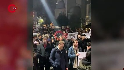 İstanbul Kadıköy’de Büyük Eylem: Kalabalık Dakika Dakika Artıyor