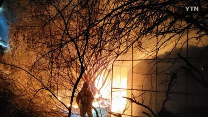 과천 주거용 비닐하우스에서 불...2명 화상 / YTN