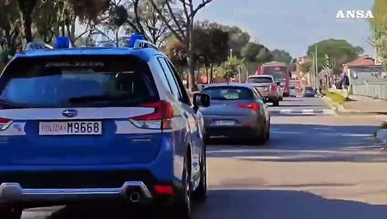 Roma, blitz antidroga a Tor Bella Monaca