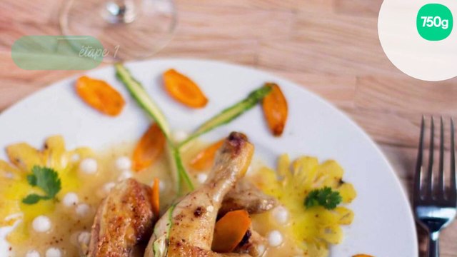 Coquelet ensoleillé cuit en bouillon à l'ananas et gingembre
