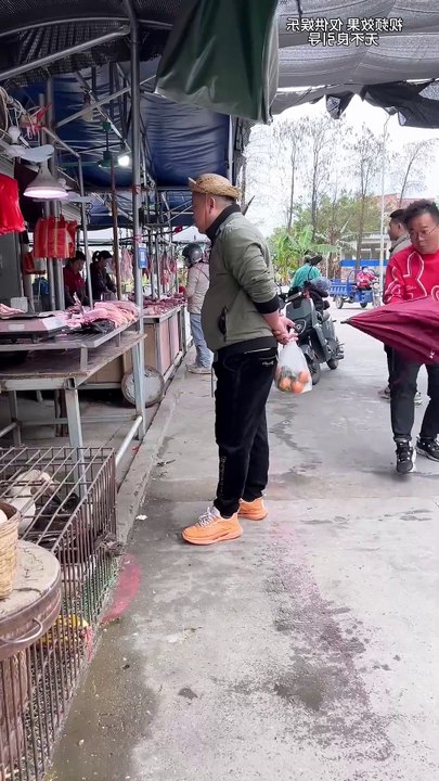 Funny guy fun with man video