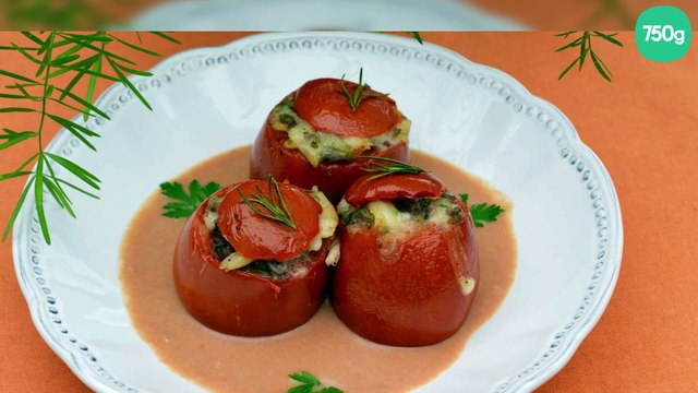 Tomates farcies aux risone et à la viande, sauce crémeuse tomate et balsamique