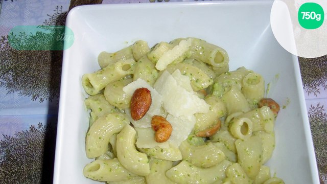 Pâtes au pesto de basilic et brocolis