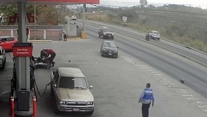 Exponen accidente vial entre carro y motocicleta cerca de aeropuerto Toncontín