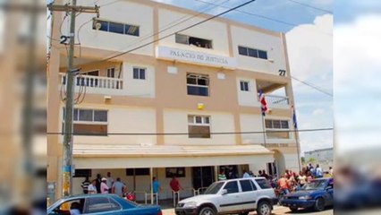 Condenan a 12 años a hombre por atracos en carro público