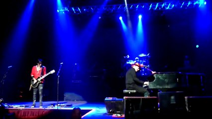 Guns N Roses - Another Brick In The Wall