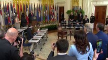 Trump firma un decreto para “eliminar” el Departamento de Educación