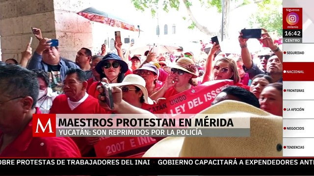 Maestros de Mérida protestan contra reforma al ISSSTE; elementos de policía los reprimen