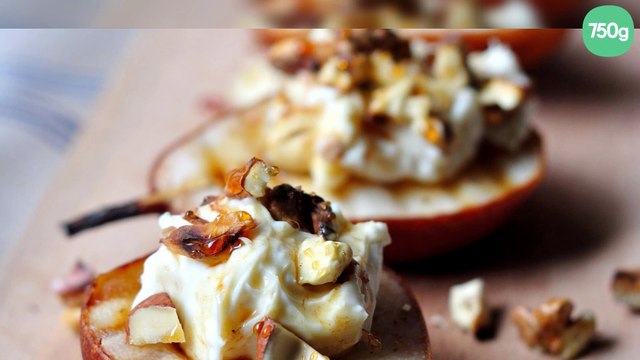 Poires grillées, crème de roquefort, miel, noix et noisettes