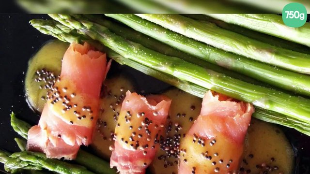 Asperges au saumon fumé, sauce moutardée