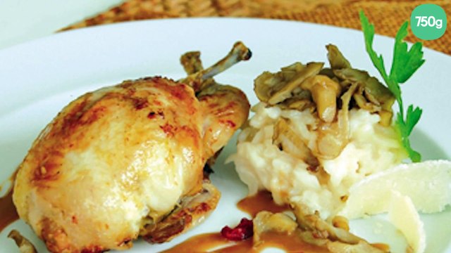 Caille farcie au Foie Gras de Canard rôtie aux airelles, risotto aux pleurotes