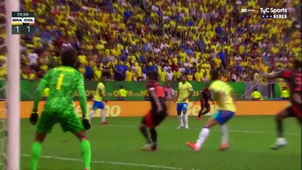 ¡Impactante enfrentamiento entre Sánchez y Alisson! ⚽