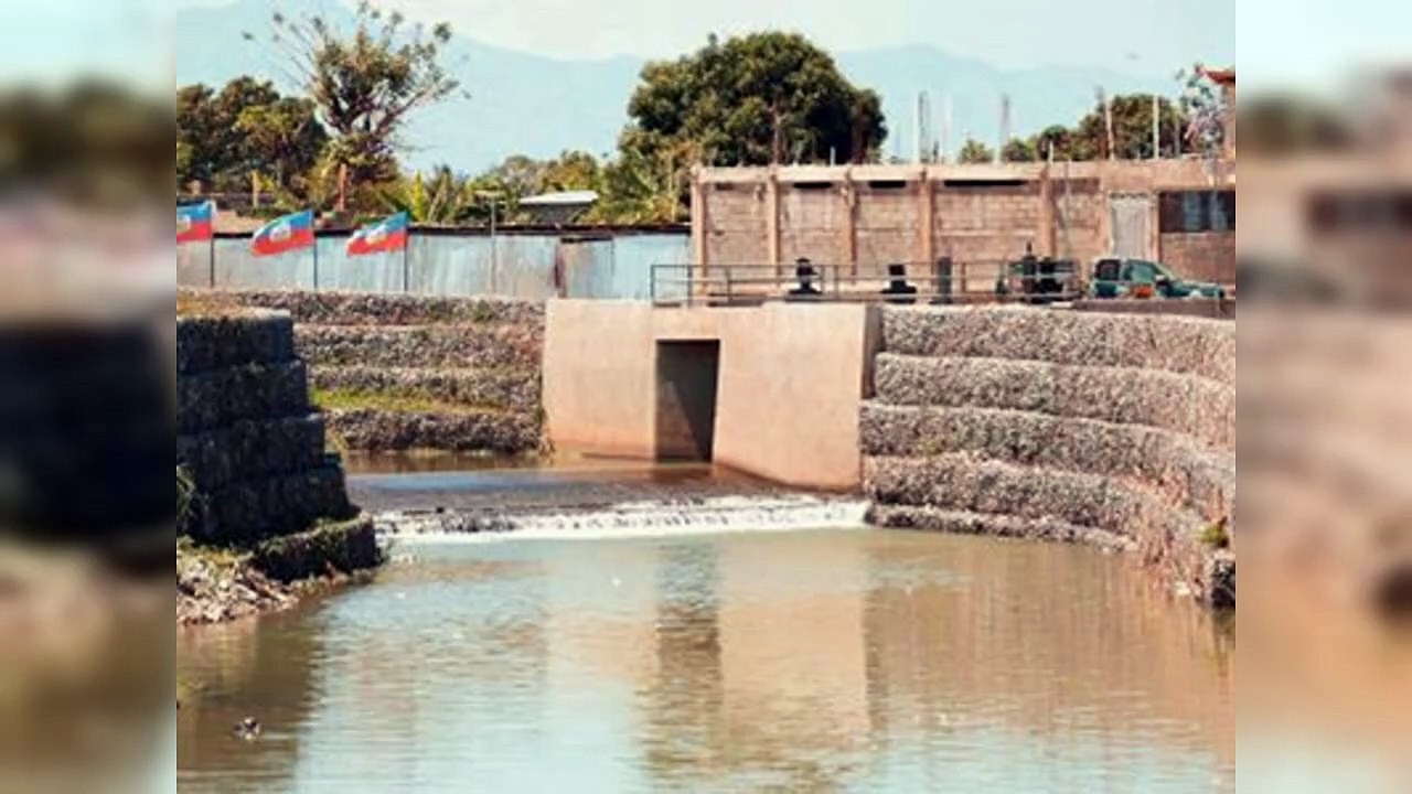 ¿Funcional el canal en el río Masacre construido por los haitianos?
