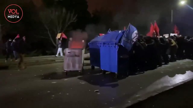 ODTÜ'de Radikal Grubun eylemine polis müdahalesi