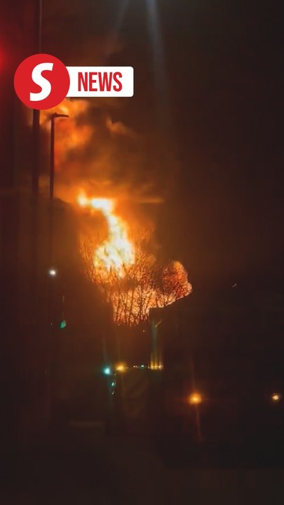 Huge fire closes UK's Heathrow Airport, global flight schedules disrupted