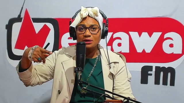 المتوجين جهويا بجائزة أحسن حرفي واحسن حرفية لسنة 2024 : 💠جائزة أحسن حرفي لسنة 2024 بوبكر عبد العاطي : اختصاص صنع البلغة . 💠جائزة أحسن حرفية لسنة 2024 السيدة ألفة القارص : اختصاص صنع منتوجات من التمور